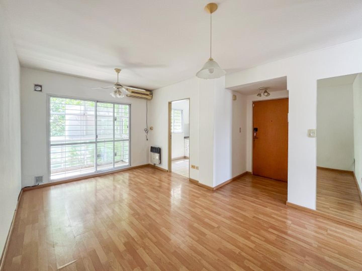 Un dormitorio - Riobamba 700