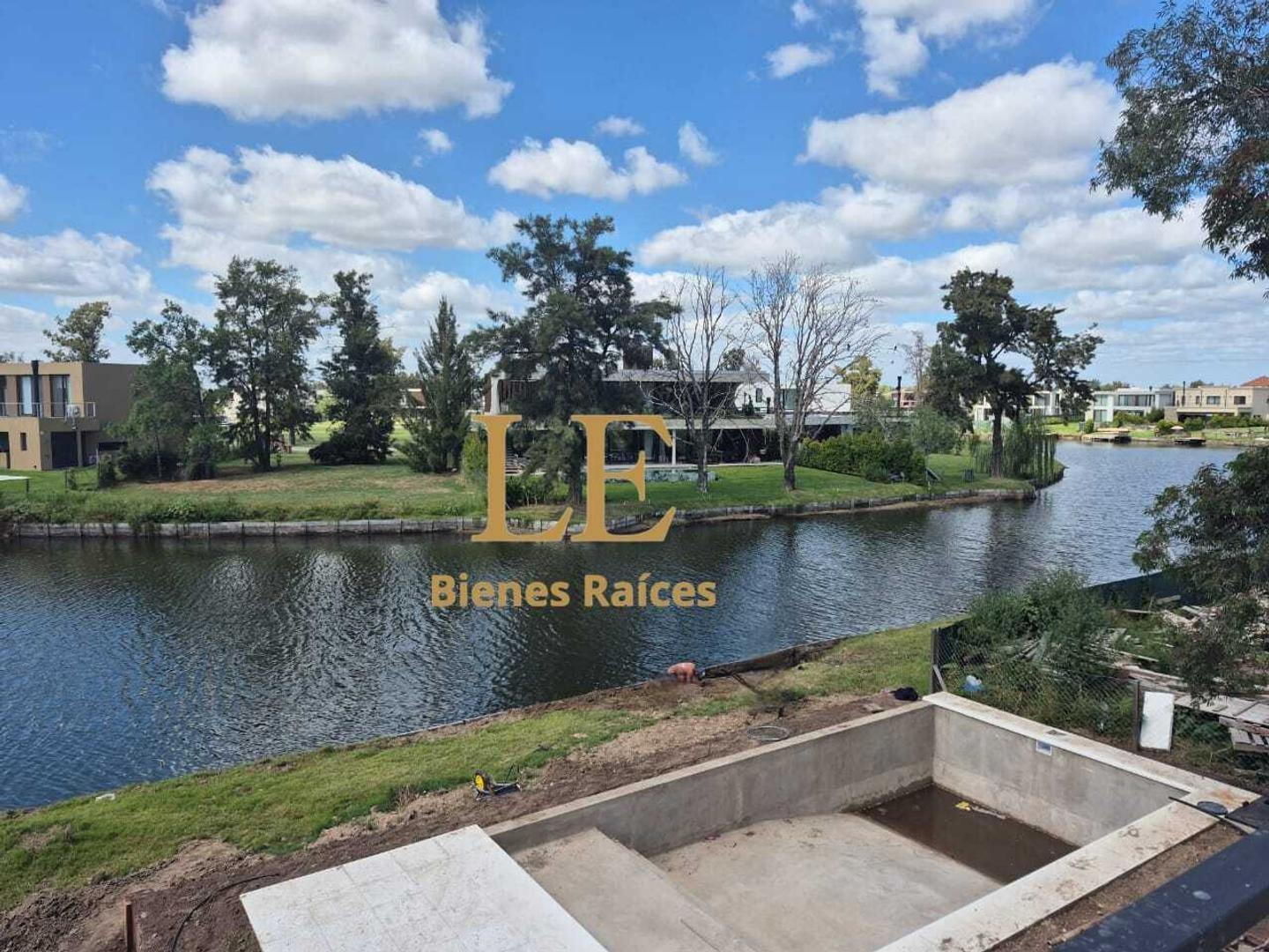Casa en Venta en Laguna Grande, USD 590.000