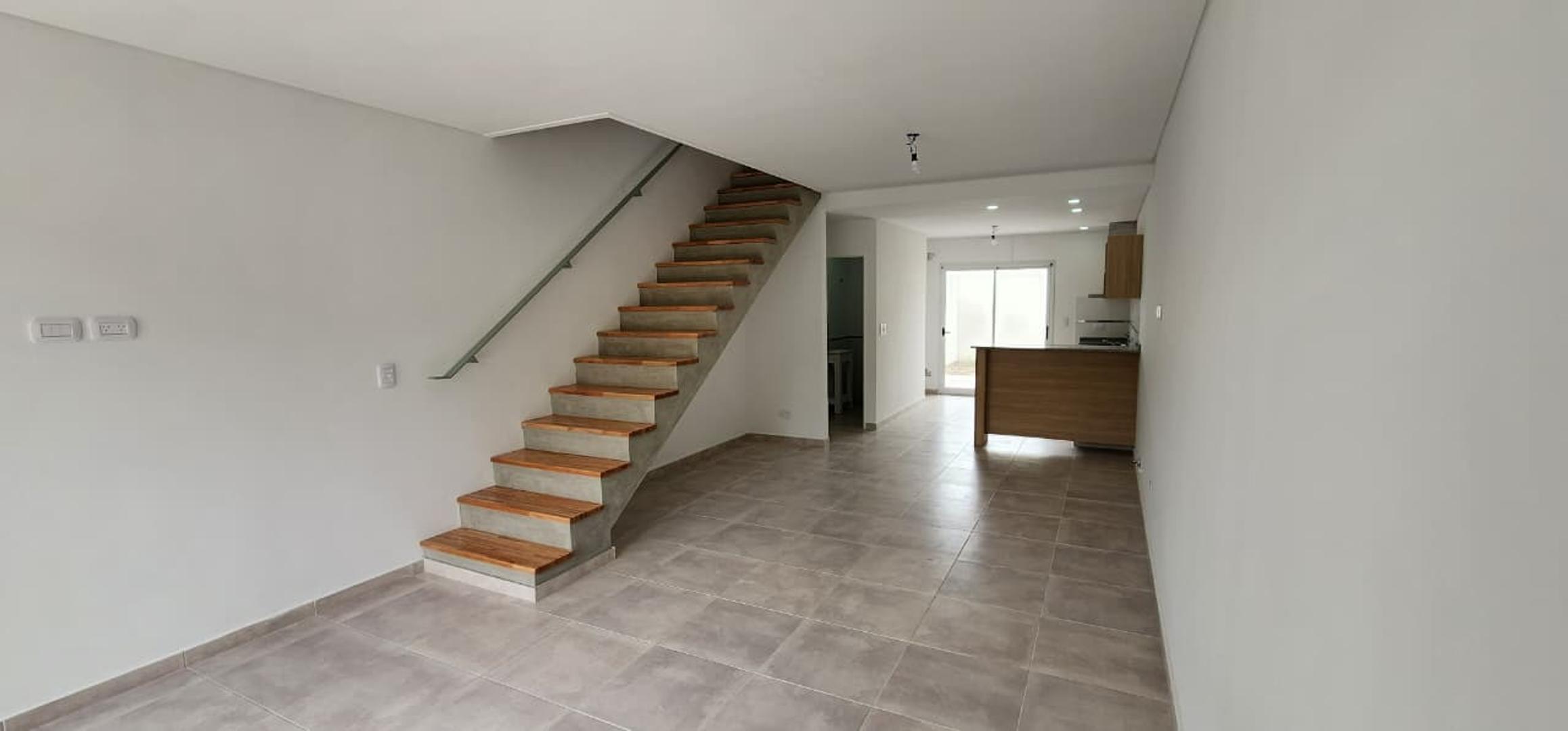 Depto Tipo Casa en Venta de 3 ambientes