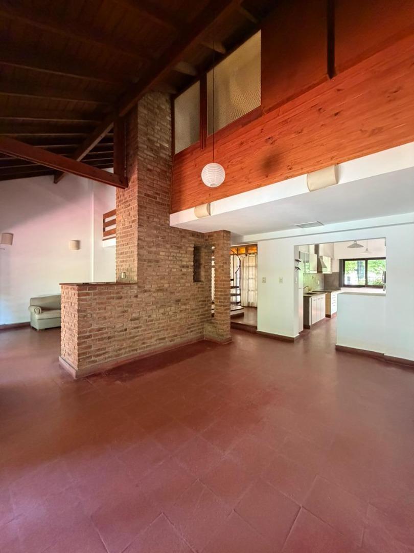 ALQUILER CASA 4 AMBIENTES CON PILETA – MERLO