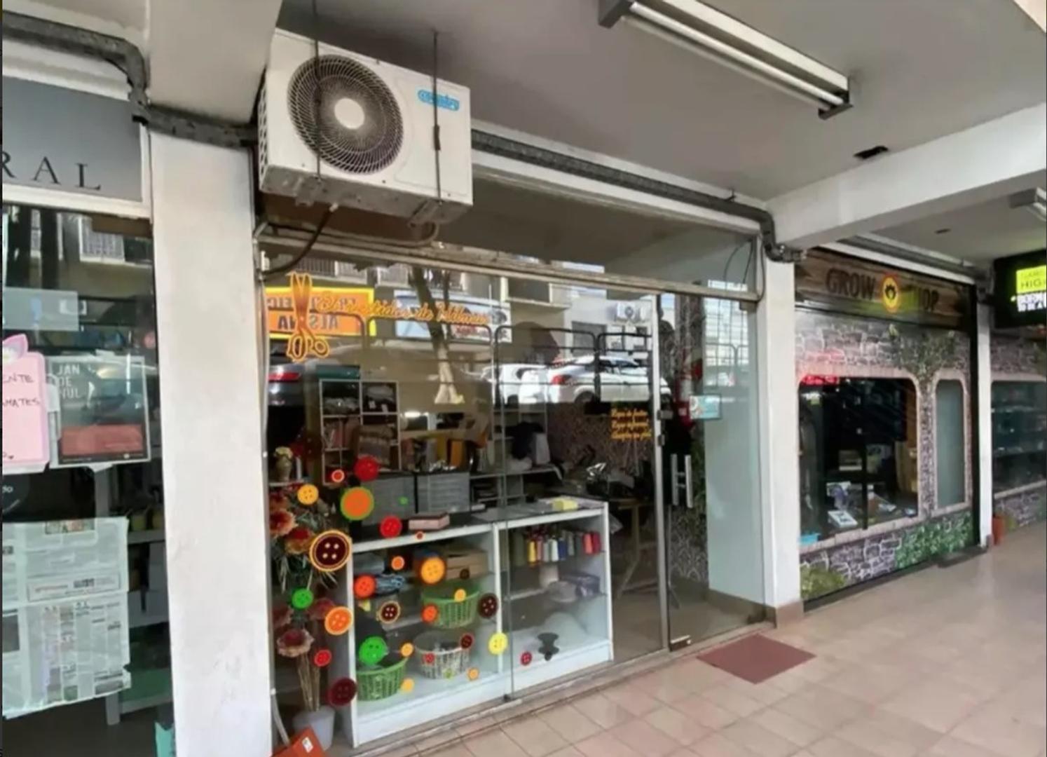 Vende Local Centro Comercial Ramos Mejia