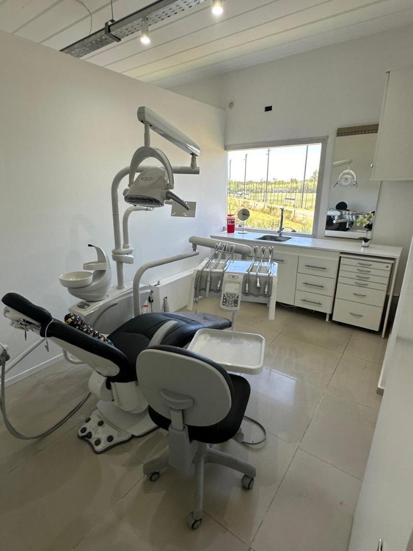 Oficina en Alquiler con 2 cocheras