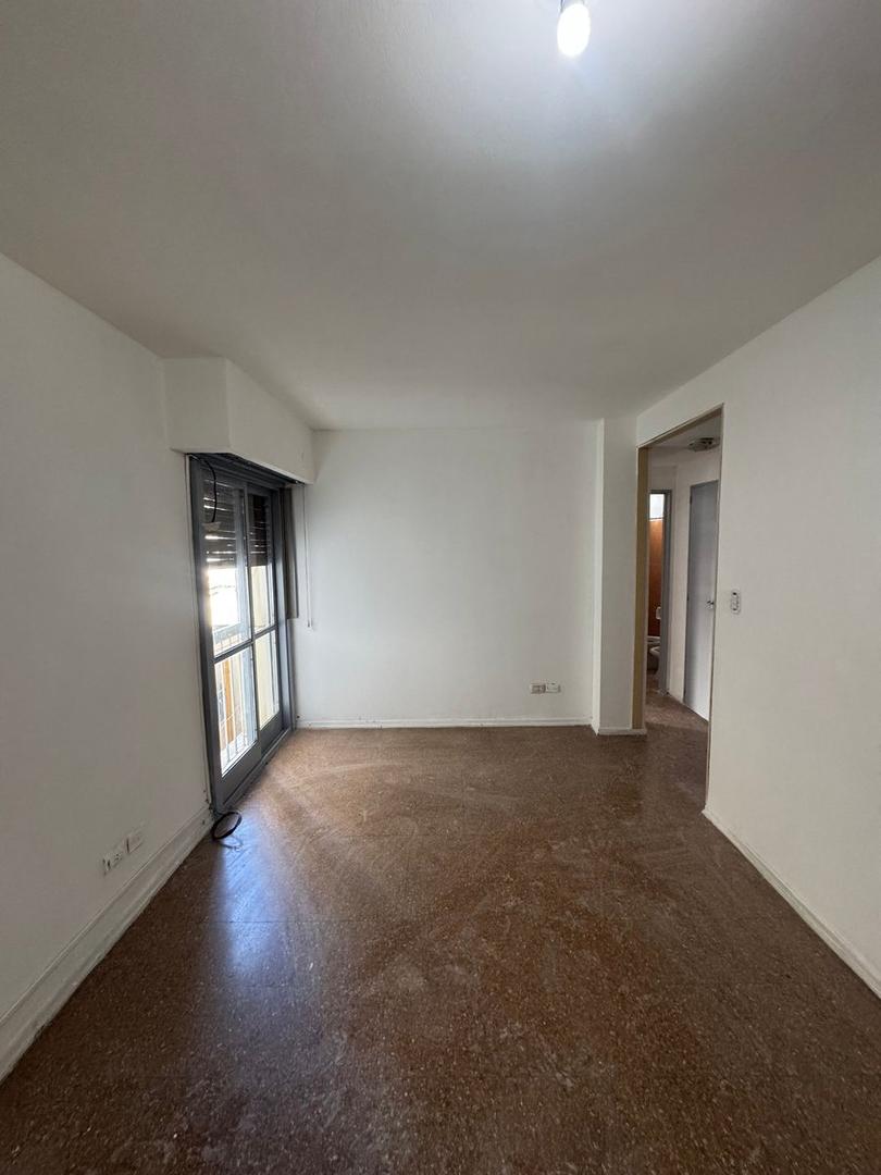 VENTA. DEPTO. DOS AMBIENTES. FLORES. CABA