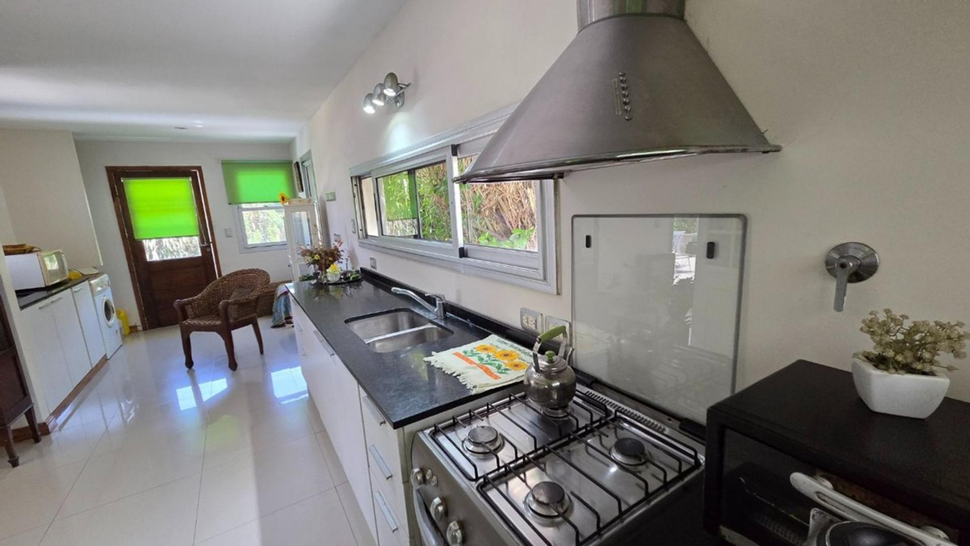 Avenida Gutiérrez - Hudson 4000