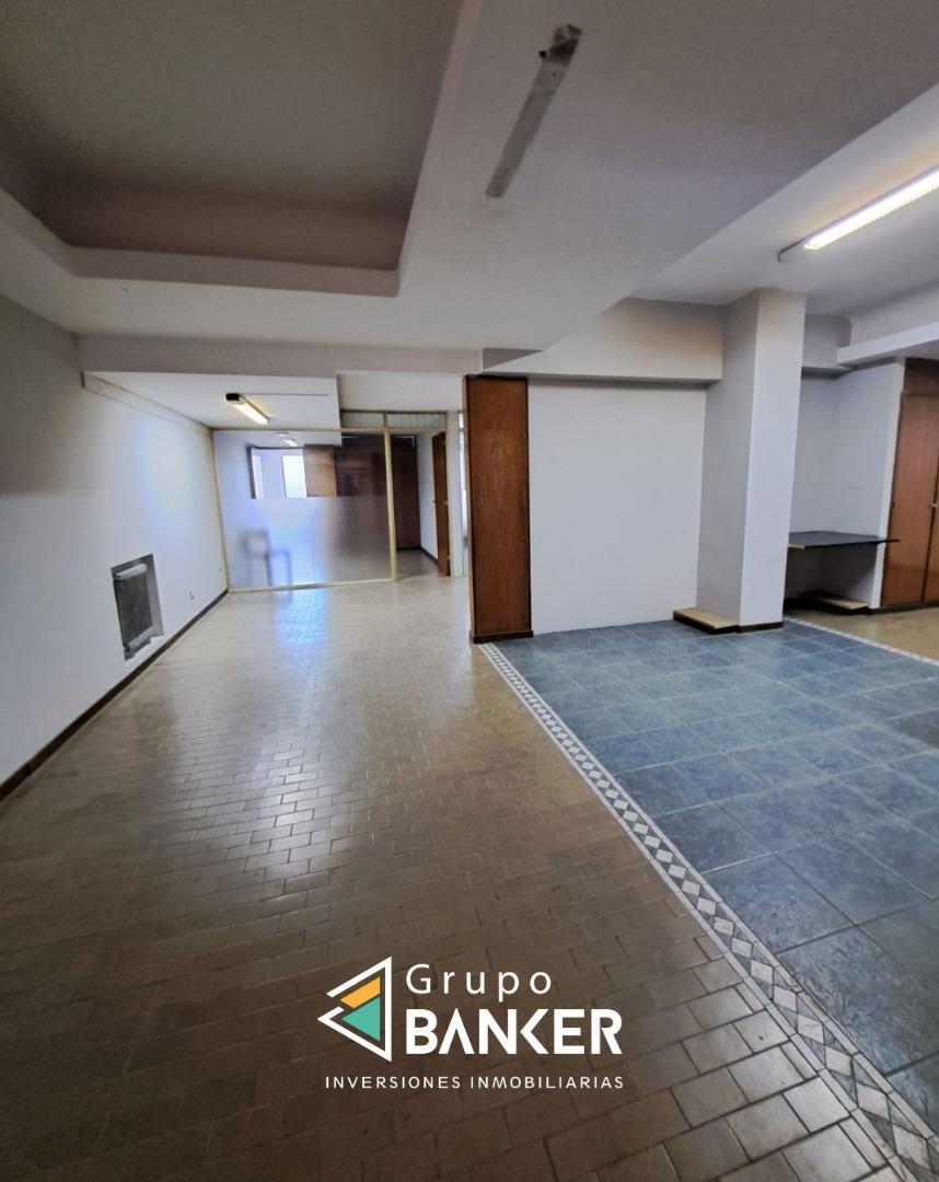Oficina en Alquiler. Avenida General Paz N° 34, piso 1