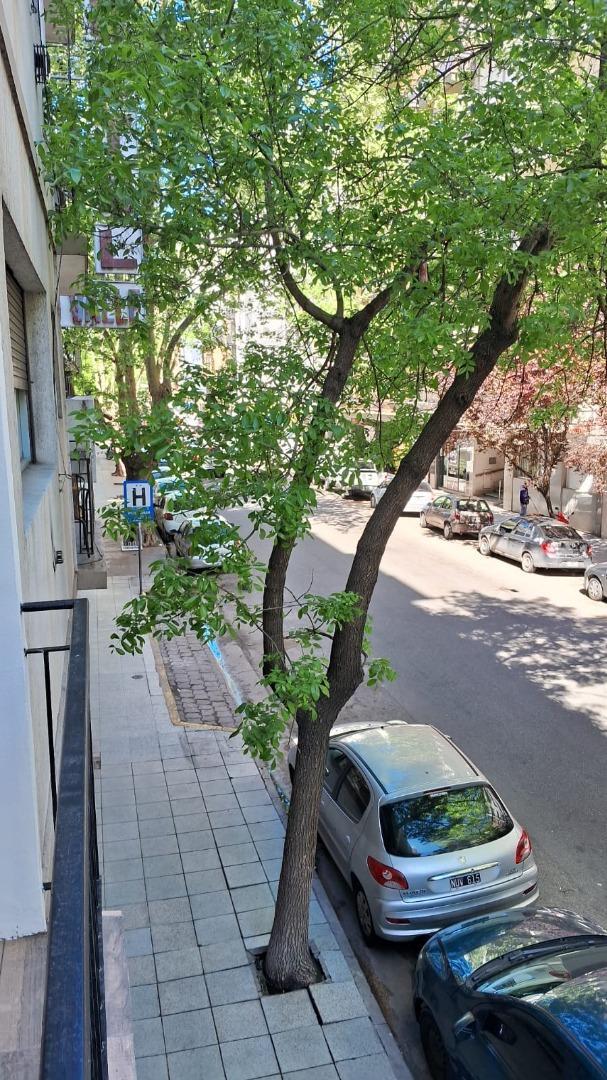 Buenos Aires 2300, Piso 1