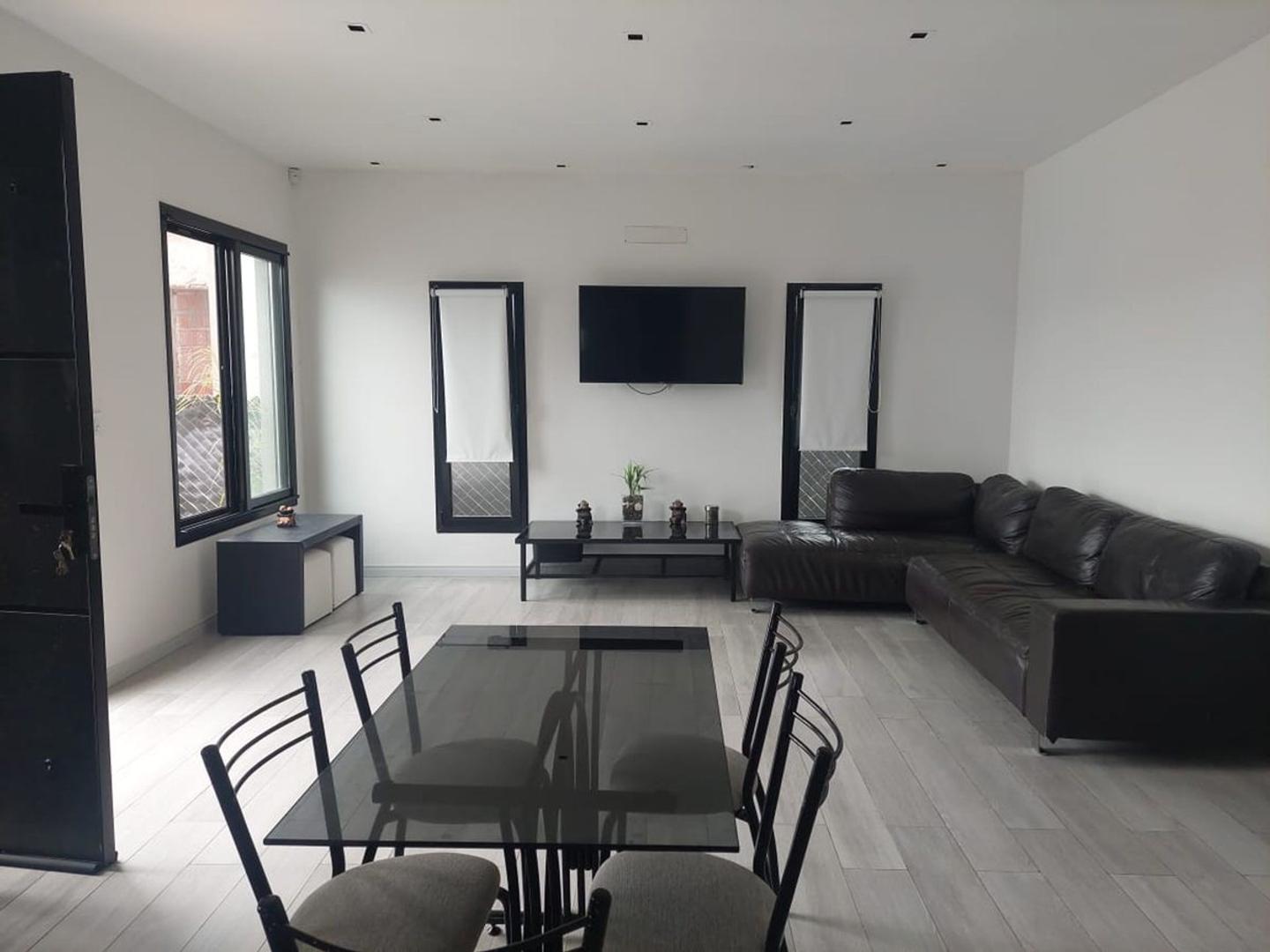 Casa 3 ambientes con 2 baños