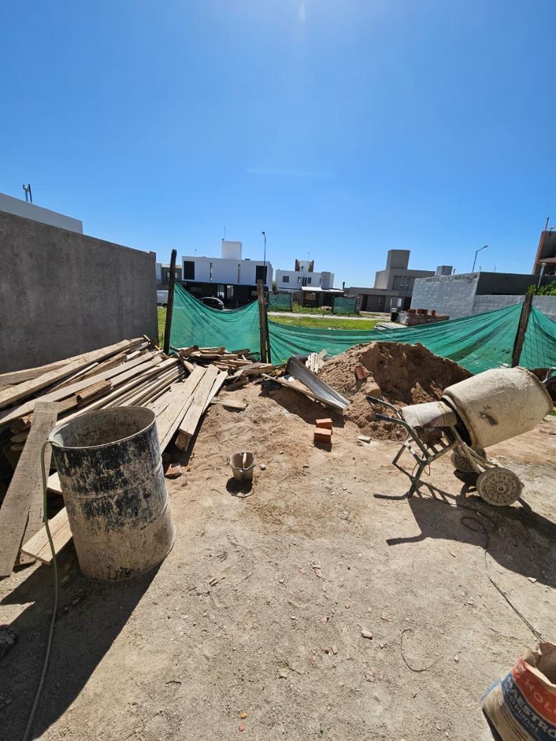 DUPLEX ESTRENAR 3 DORMITORIOS 2 BAÑOS COCHERA PATIO