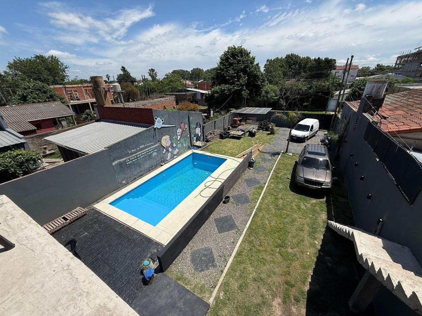 Venta casa quinta Luis Guillon /Pileta/Permuta/Apto Crédito