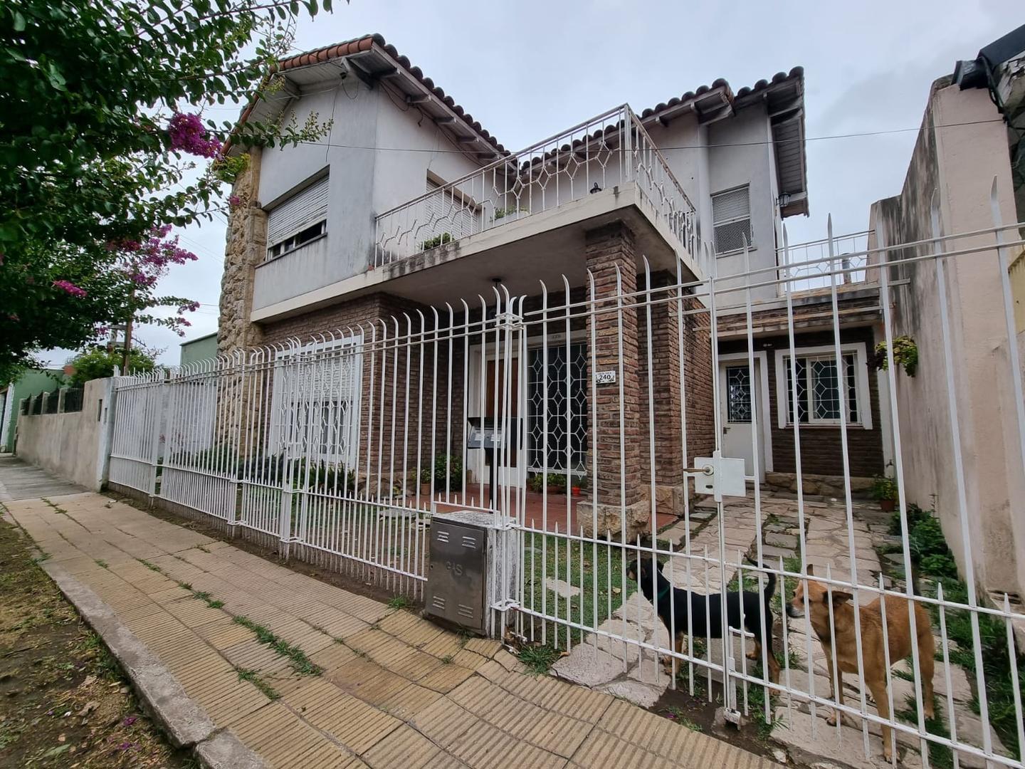 Chalet 4 Ambientes - Ituzaingo Norte