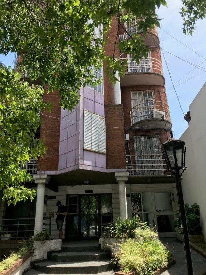 Depto con jardín centro de Moron