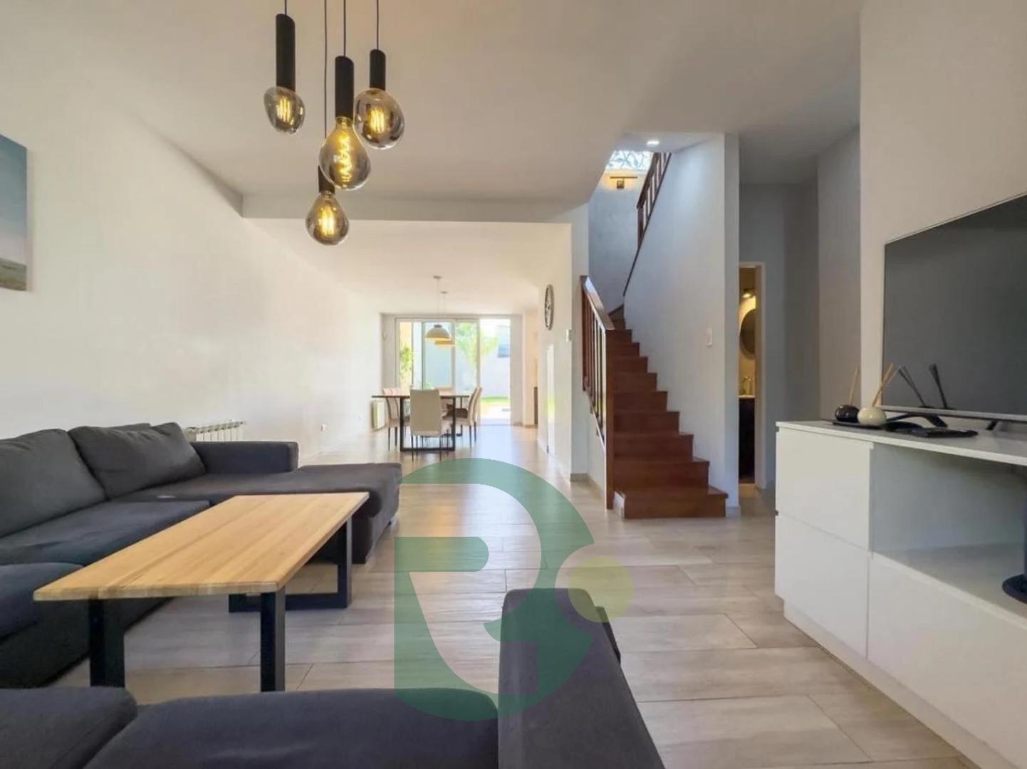 Casa 4 ambientes con 3 baños