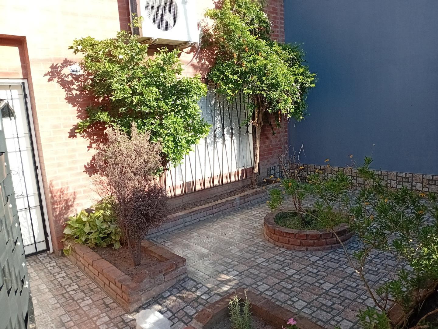 Caseros 3644 , Piso Pb