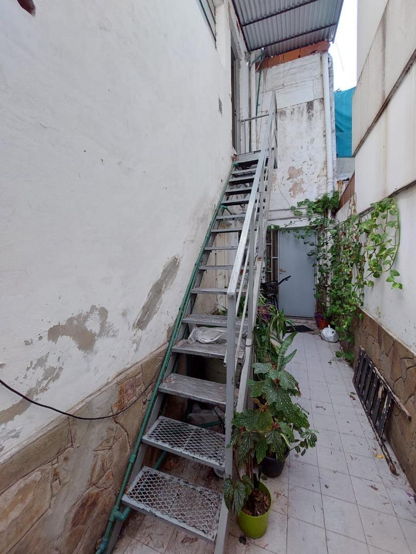 Casa 2 ambientes con 1 baño