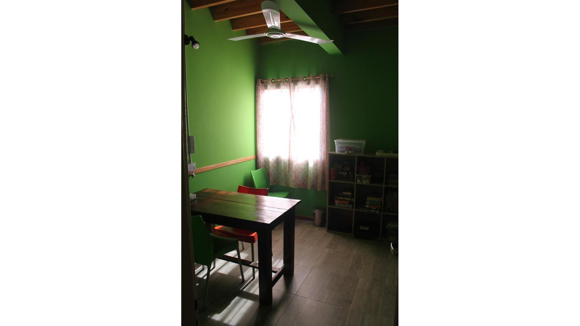Casa en Venta con 4 cocheras
