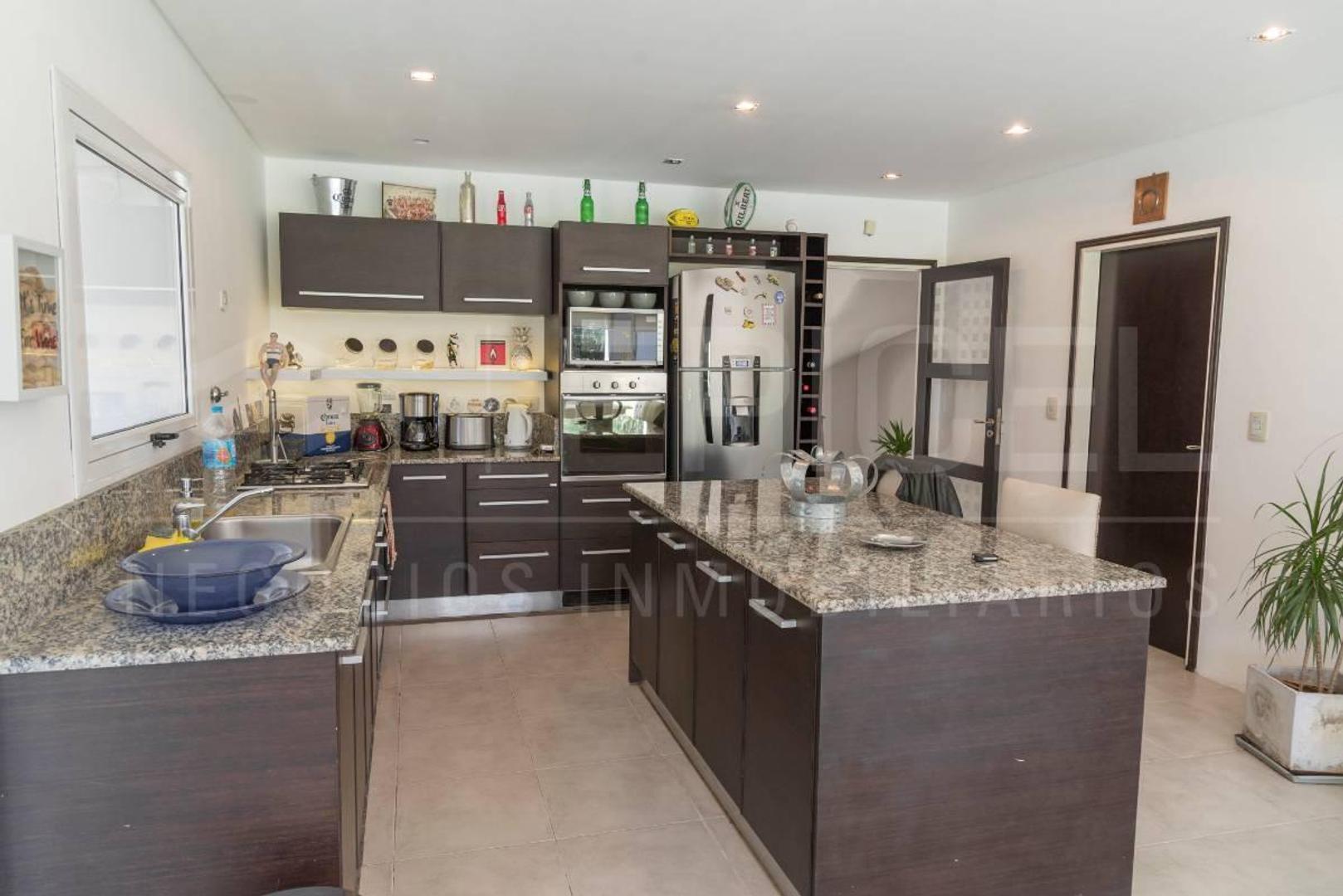 Impecable casa en St Thomas Sur