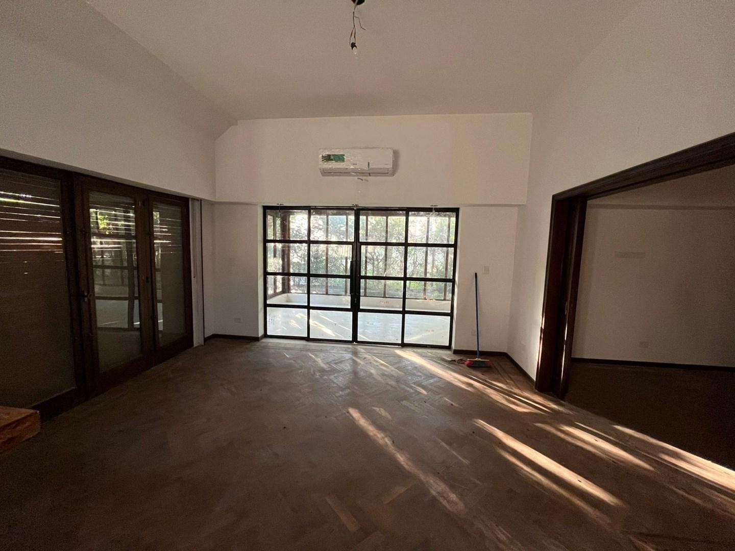 Casa 7 ambientes con 4 baños