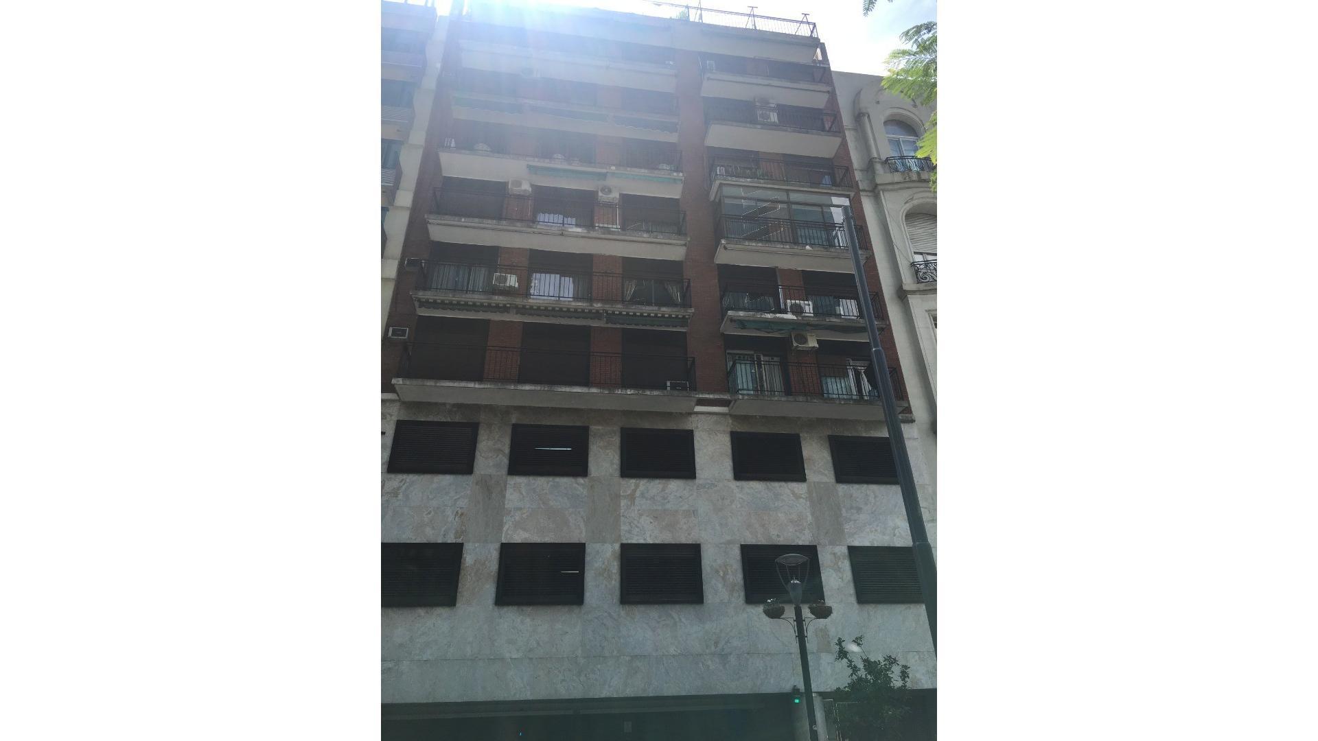 Esmeralda 923 , Piso 5