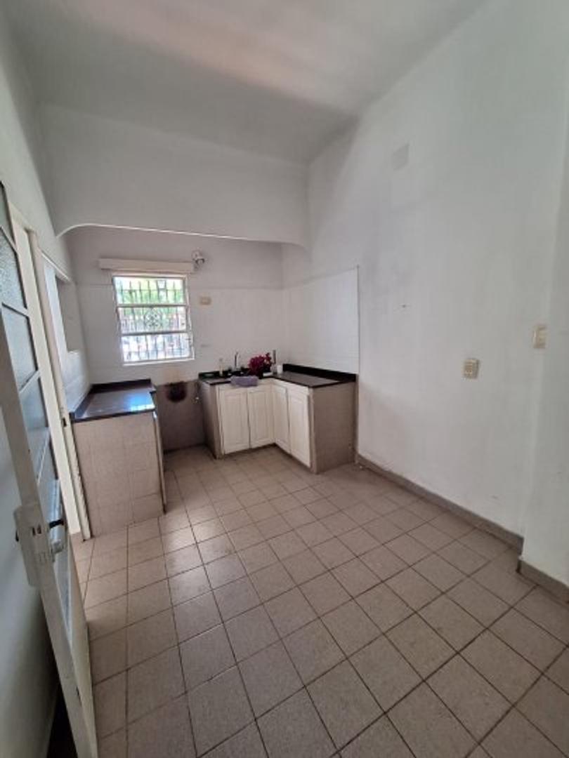 Casa en Alquiler con 2 cocheras