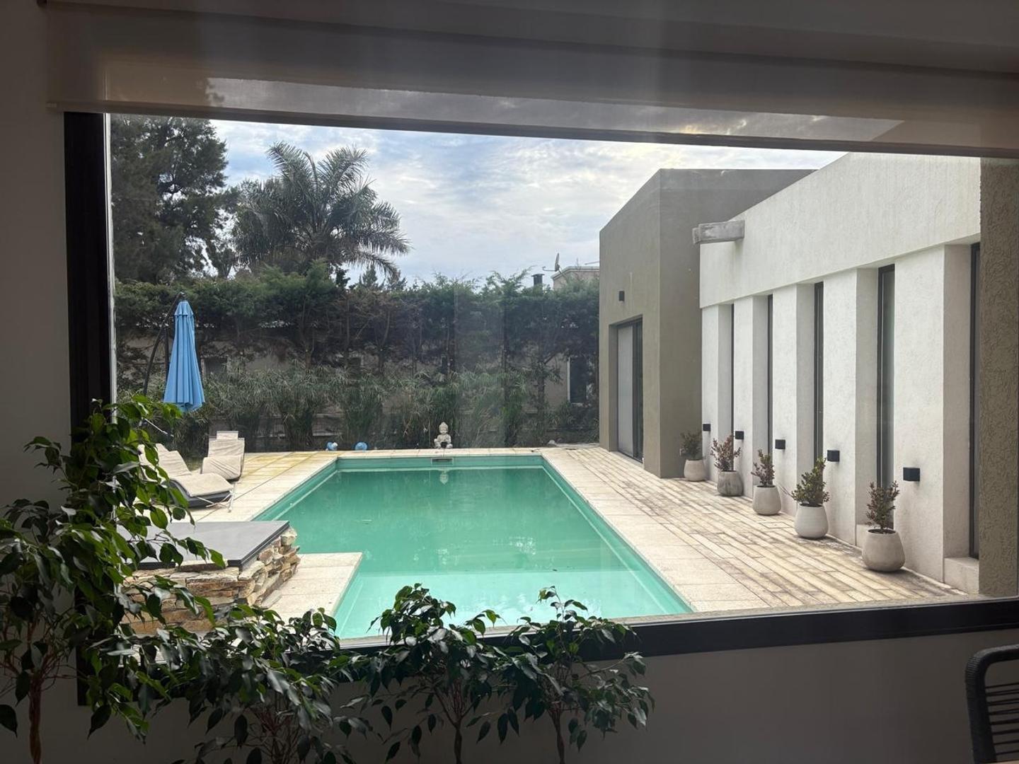 Casa 4 ambientes con 3 baños