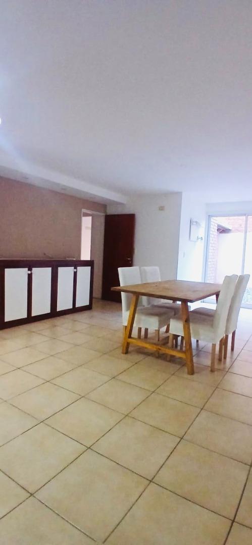 Pringles 100 , Piso PB