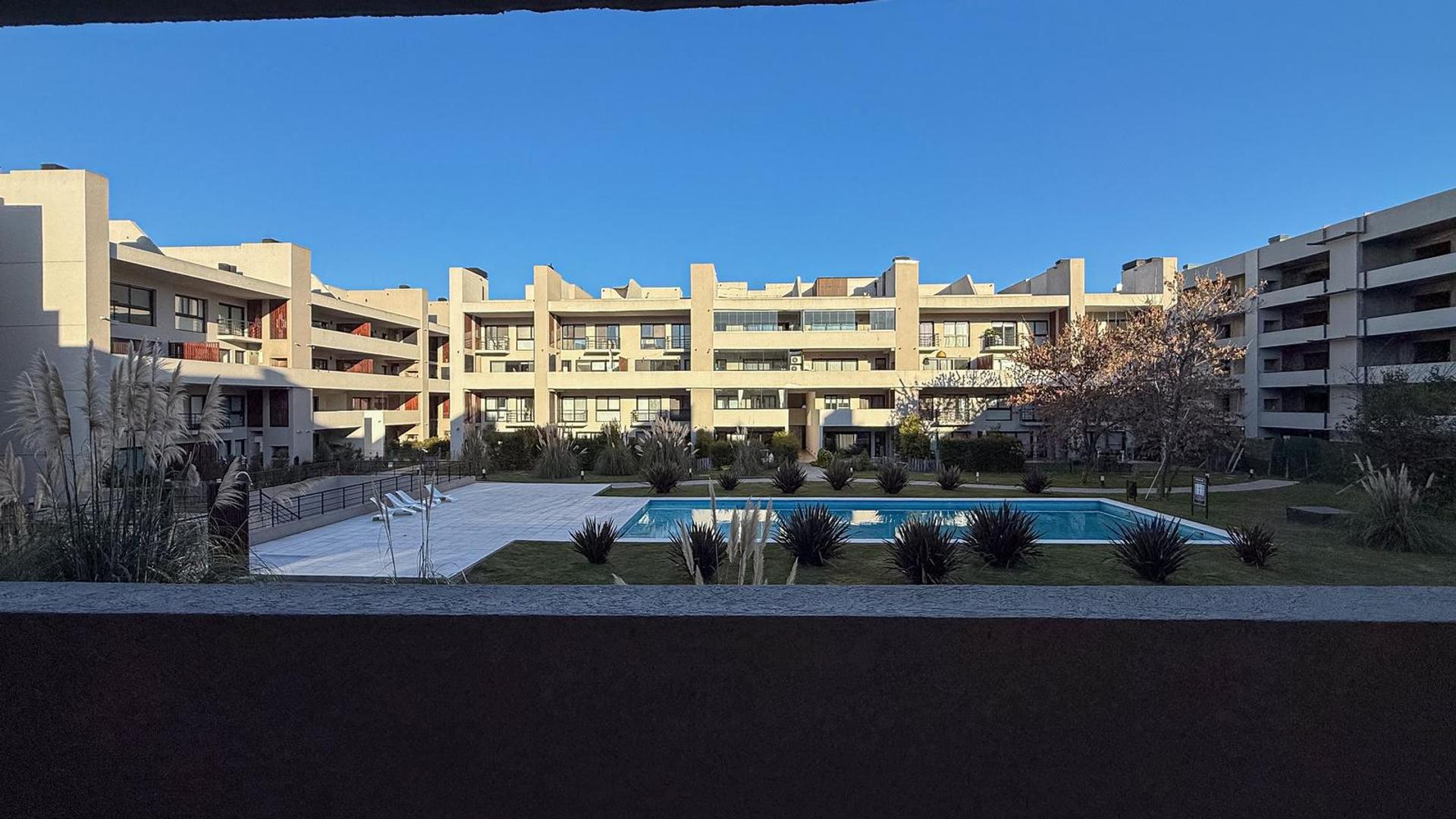Venta departamento planta baja con jardín 3 ambientes en Vivo Tortuguitas