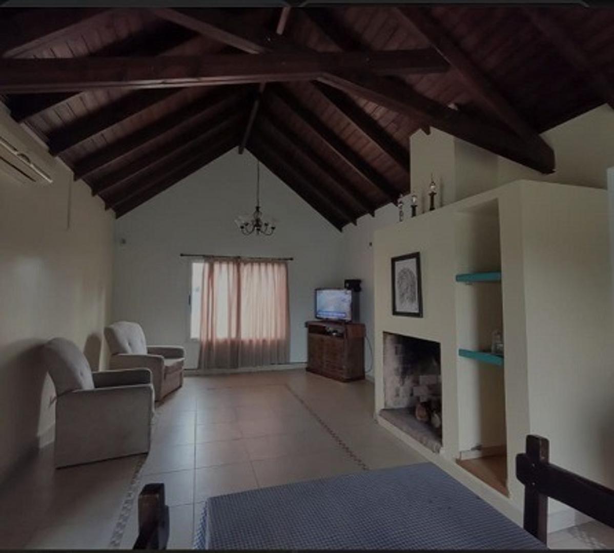 Excel casa en country con seguridad parrilla, parque pileta,