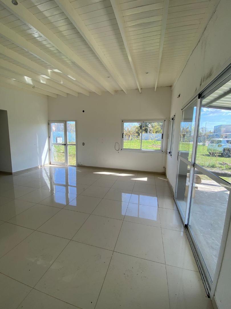 Casa 3 ambientes con 1 baño