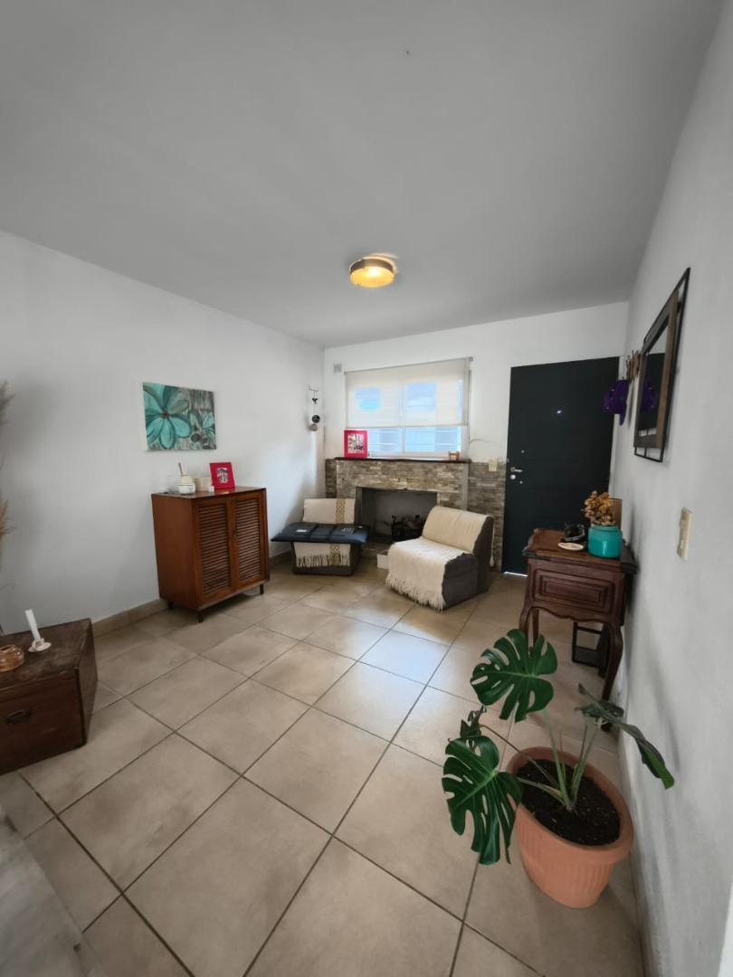 Casa en venta - Ituzaingo Sur - Laguna al 700