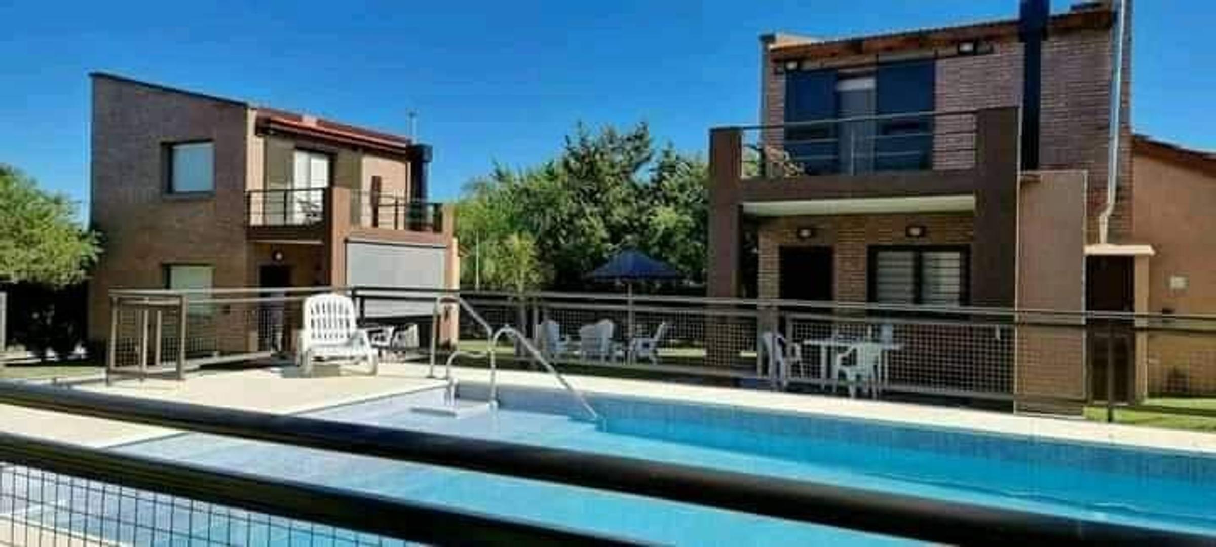 Casa en Venta con 8 cocheras