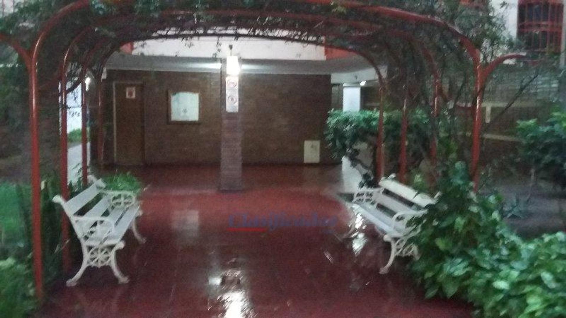 9 De Julio 1100 , Piso 1