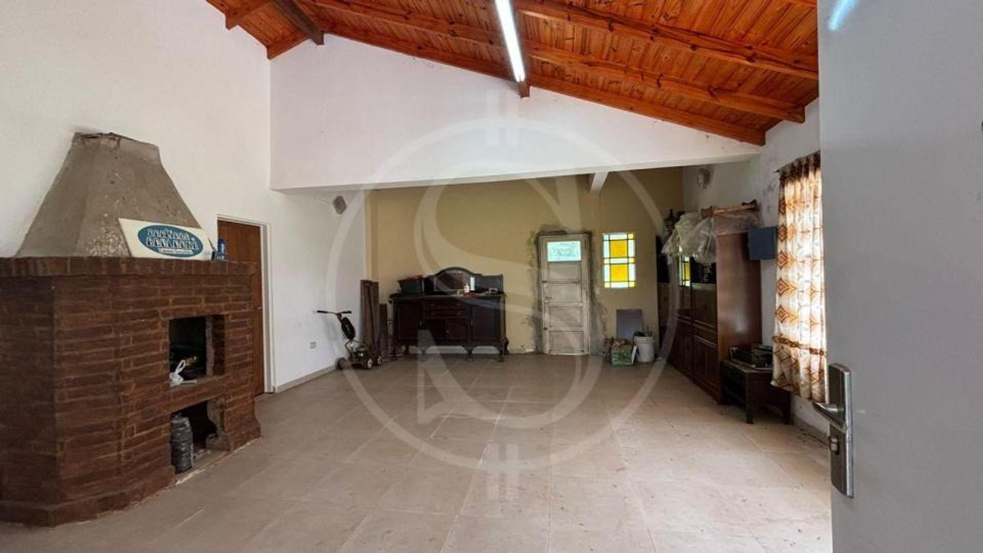 Casa en Alquiler con 5 cocheras