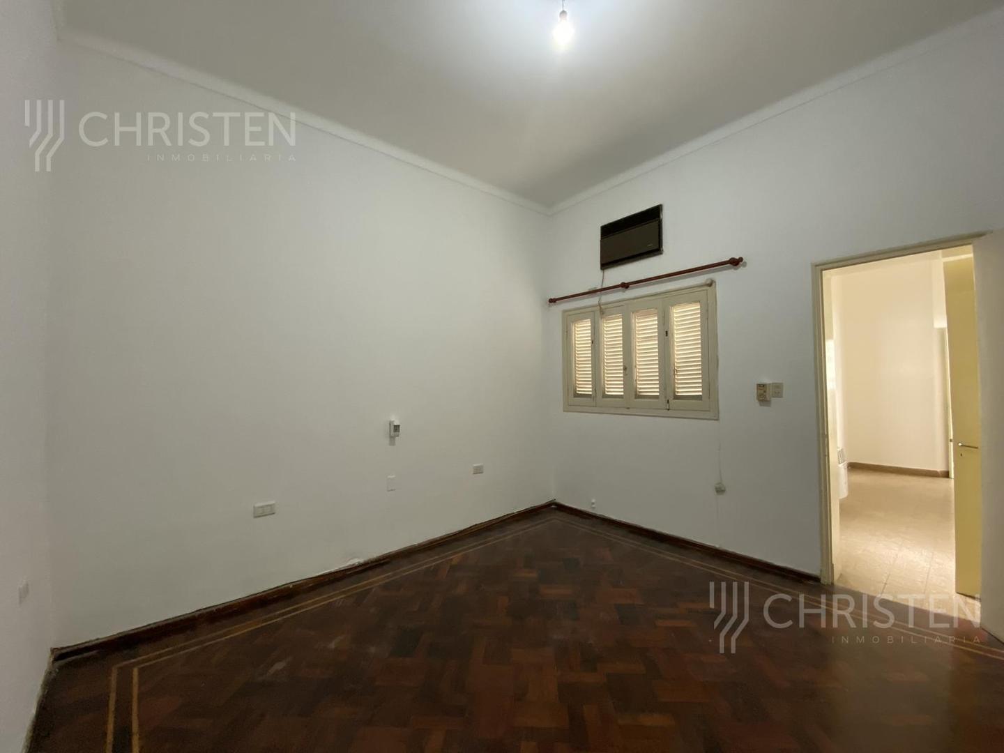 Casa en Alquiler con 1 cochera