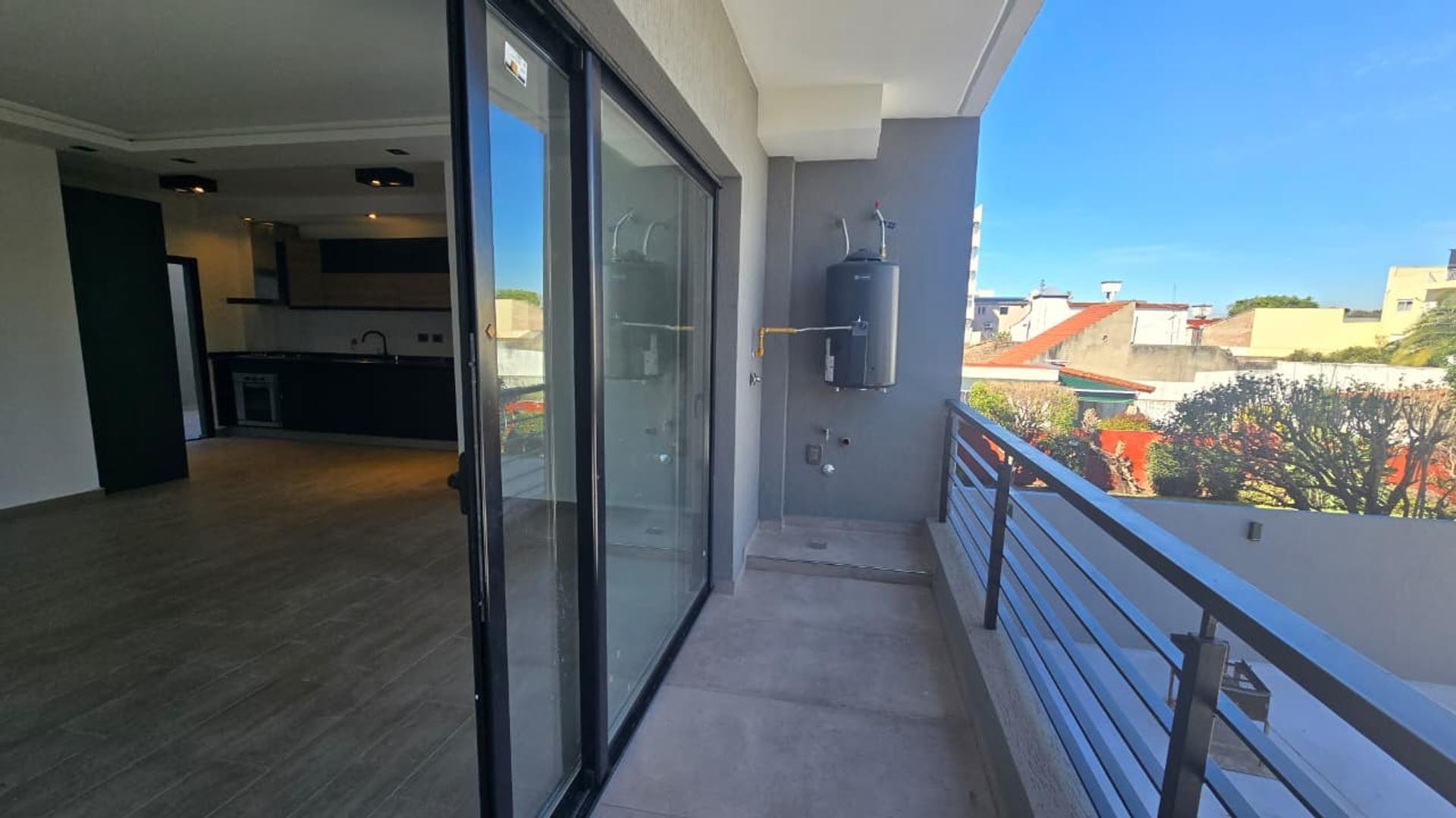 Departamento 3 ambientes con 2 baños