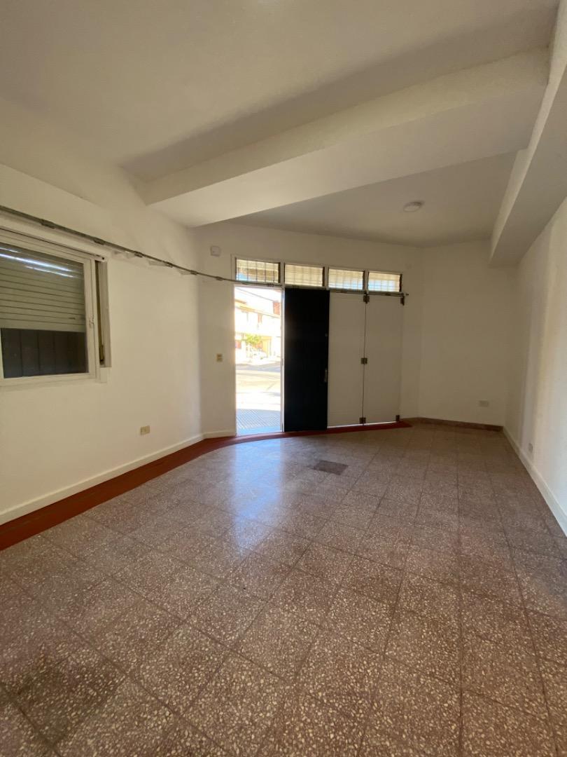 Carrasco 2500 , Piso PB