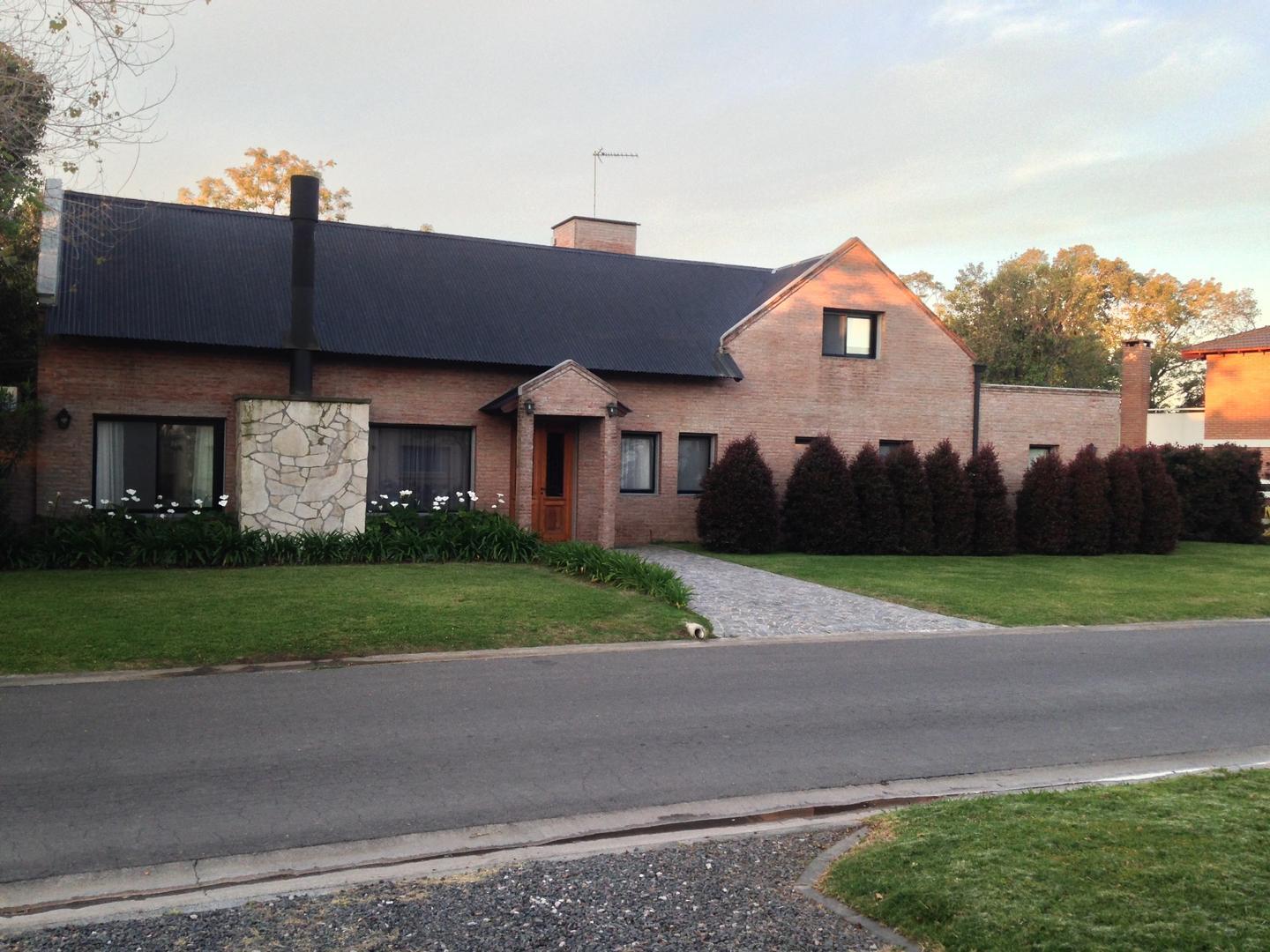 Venta Casa 2 Plantas.Nueva.Pileta Parque BªCerrado.Cons *