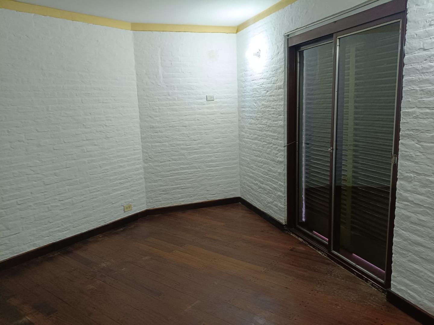 ph tipo casa de 3 ambientes primer piso por escalera