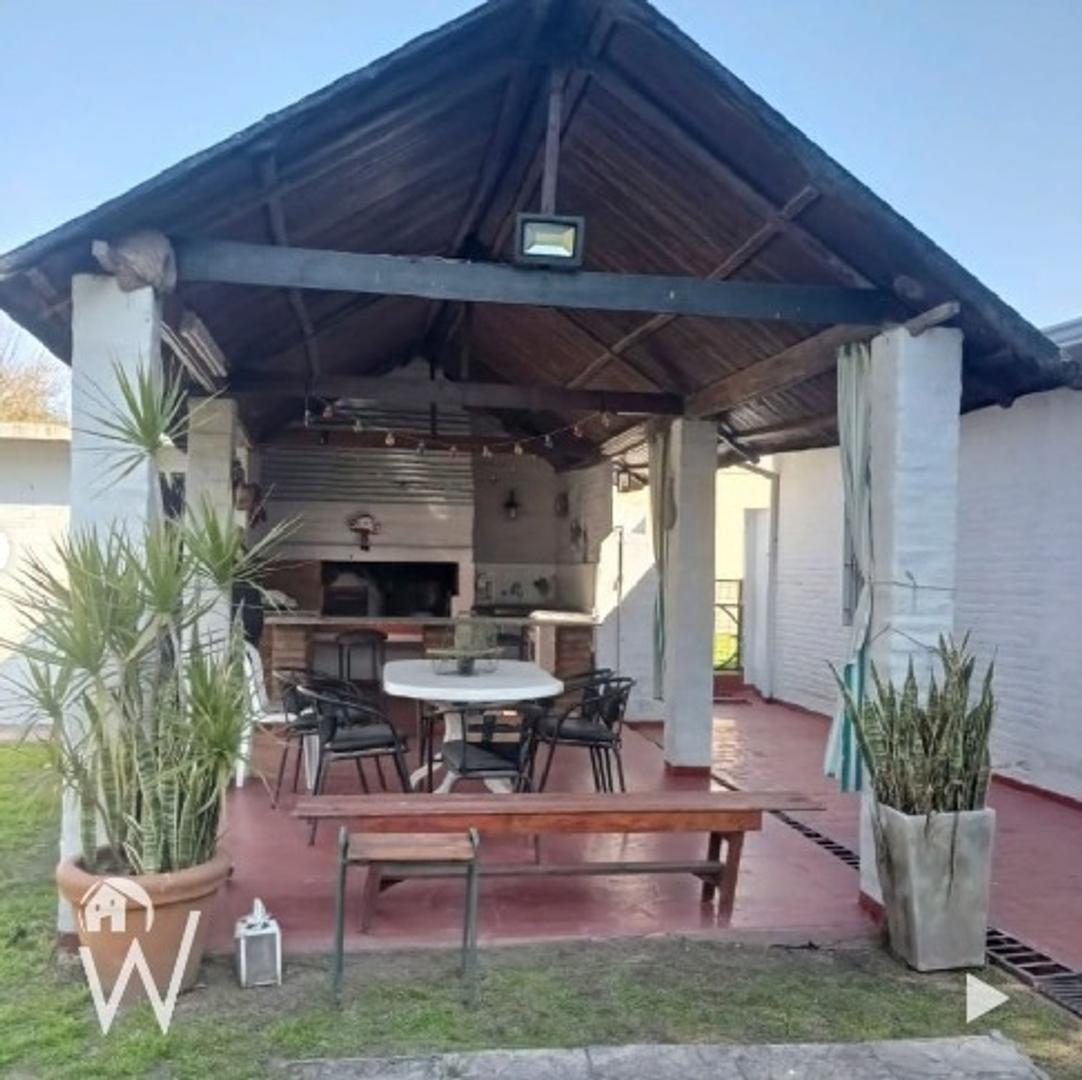 Vendo o Permuto casa quinta en Barrio Yaguaron