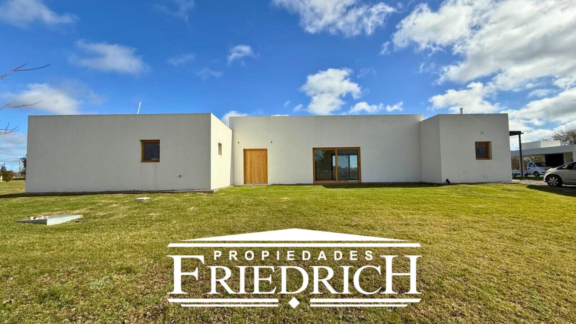 Preciosa casa en Everlinks