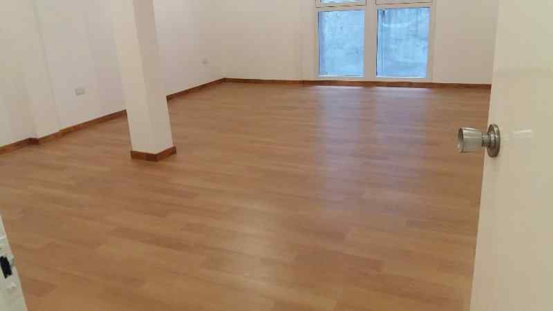 Av. Colon 168 , Piso 3