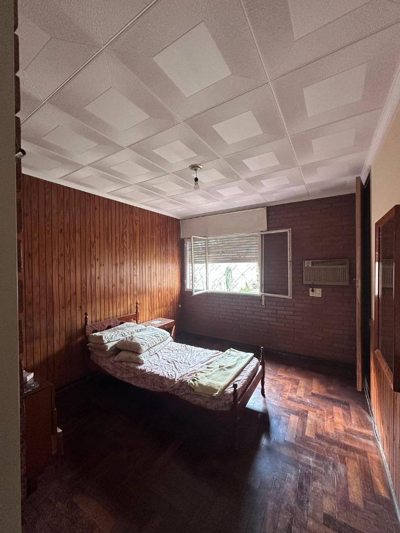 EN EXCELENTE ESTADO. CASA EN VENTA 3 DORM BARRIO ATE