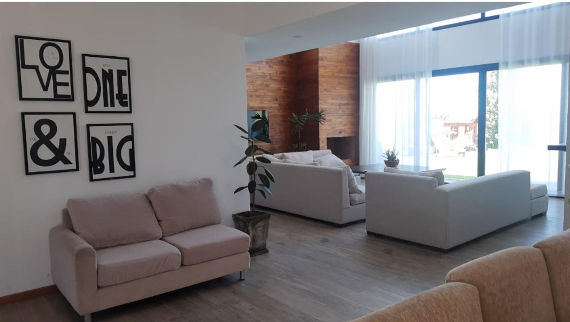 Casa en Alquiler en San Sebastian, USD 1.800