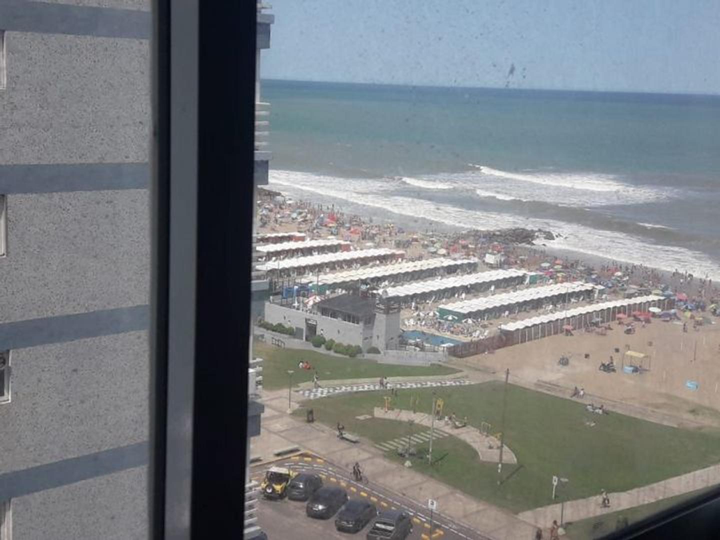 Alquiler temporario departamento 1 ambientes vista lateral al mar Miramar