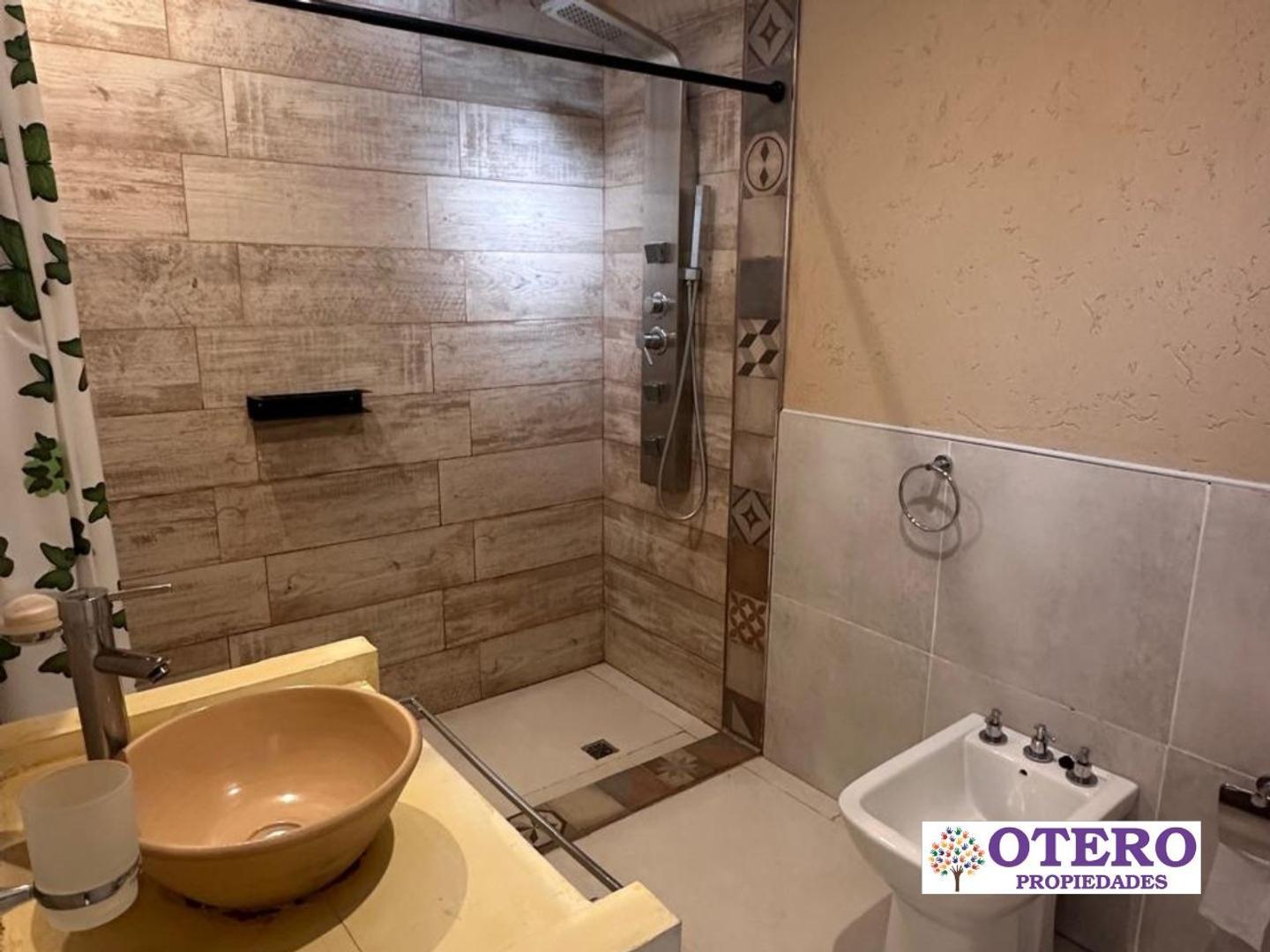 Casa 5 ambientes con 3 baños