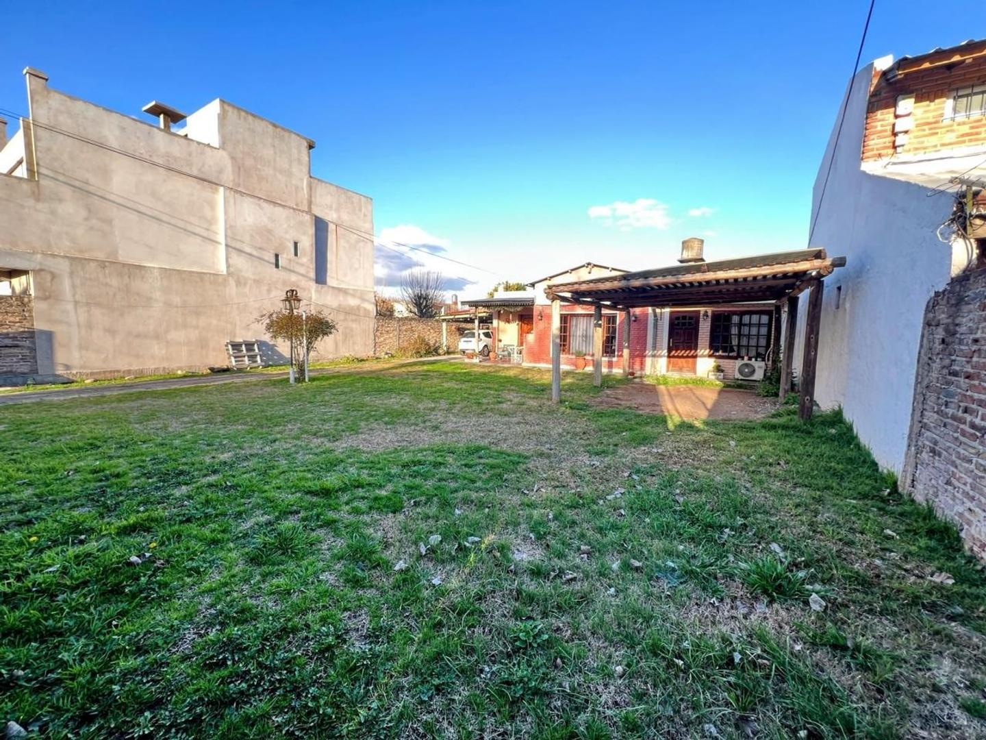 Casa 5 ambientes con 4 baños