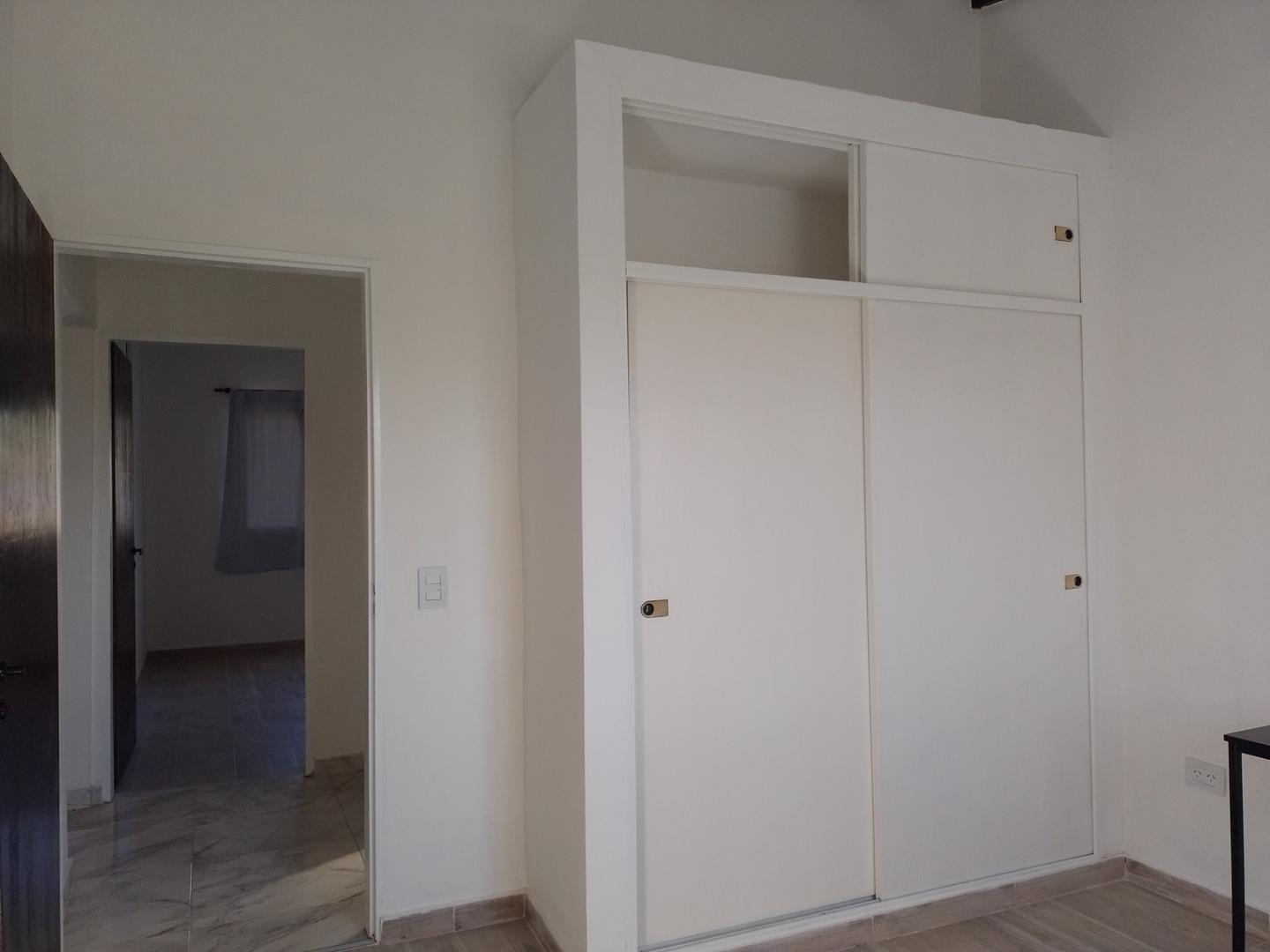 Casa a estrenar en Barrio La Pista