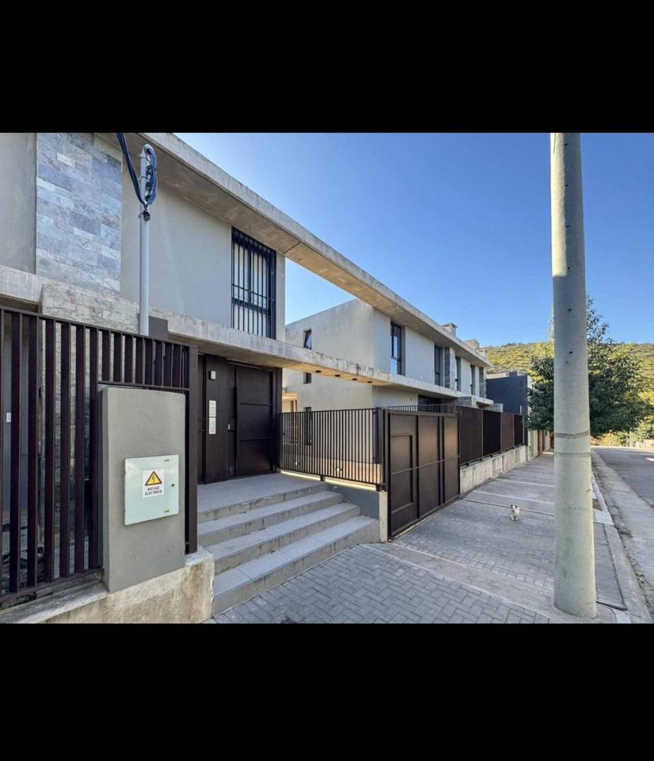 Depto Tipo Casa en Venta de 3 ambientes