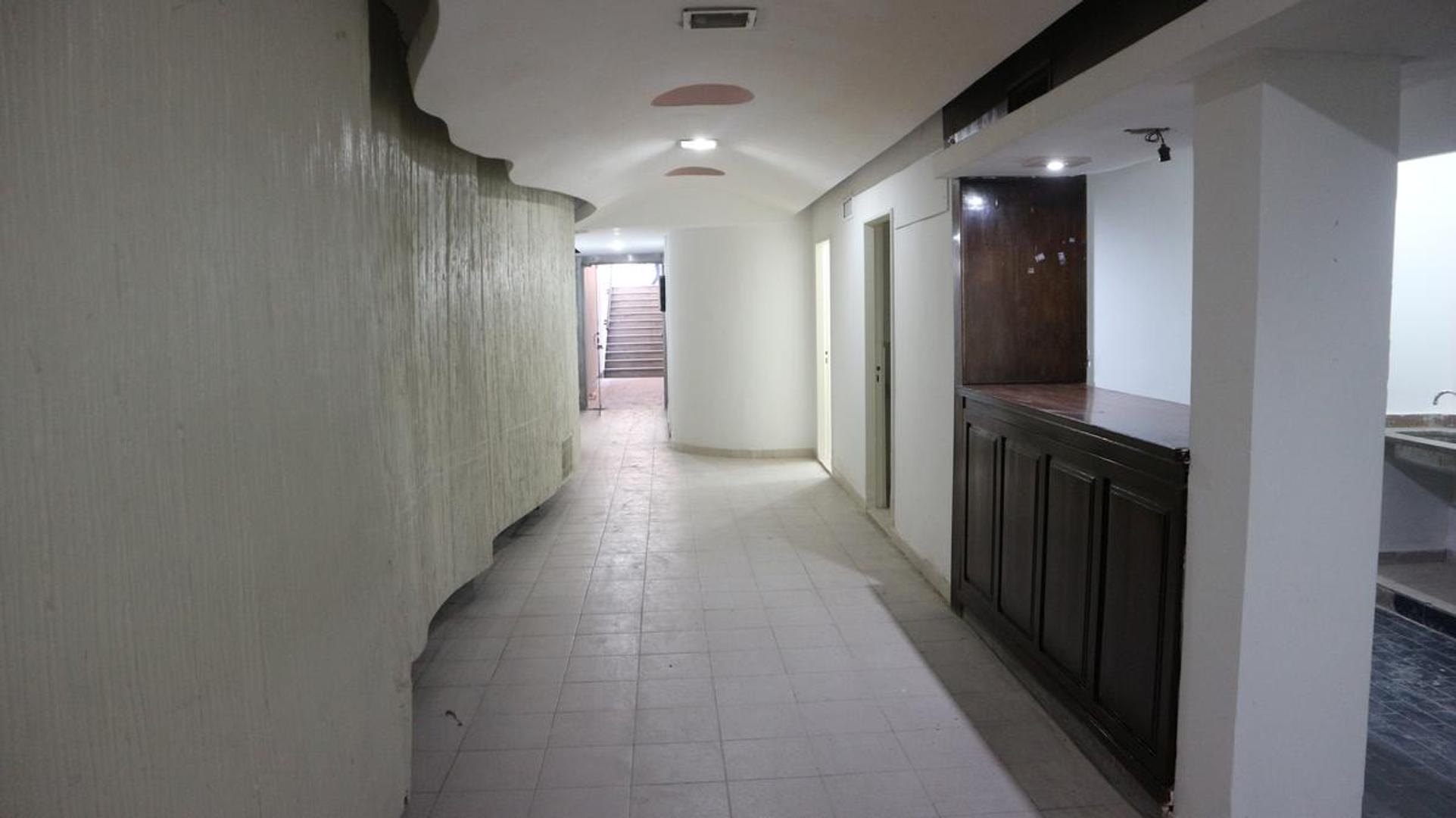 Local de gran tamaño a la venta, en calle 9 de Julio al 200