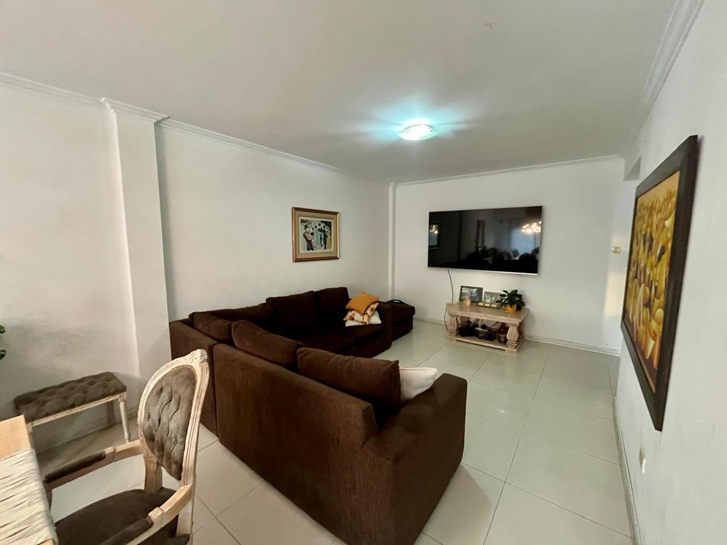 Amplio depto con hermosa vista.