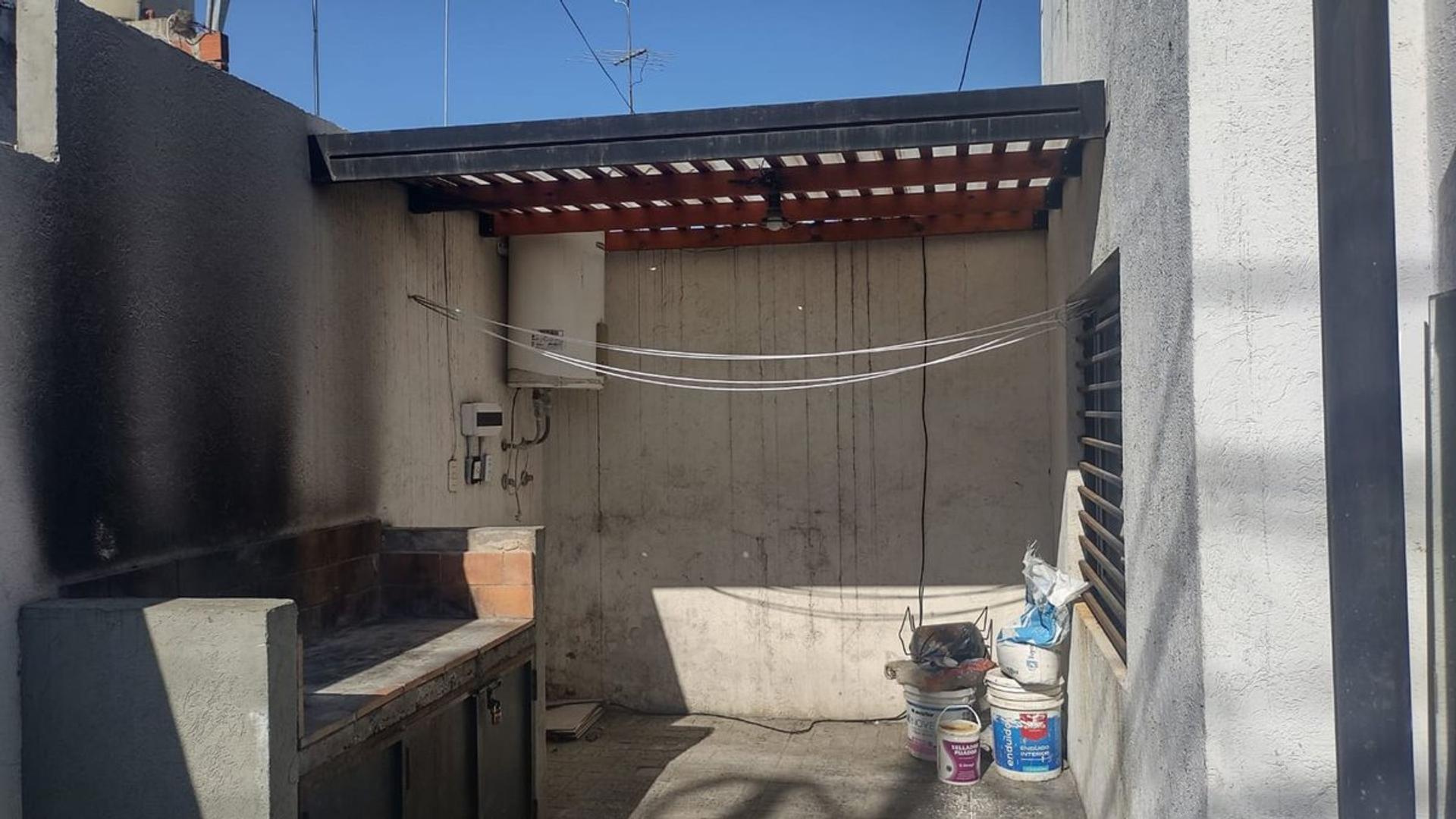 Depto Tipo Casa en Venta 8 años